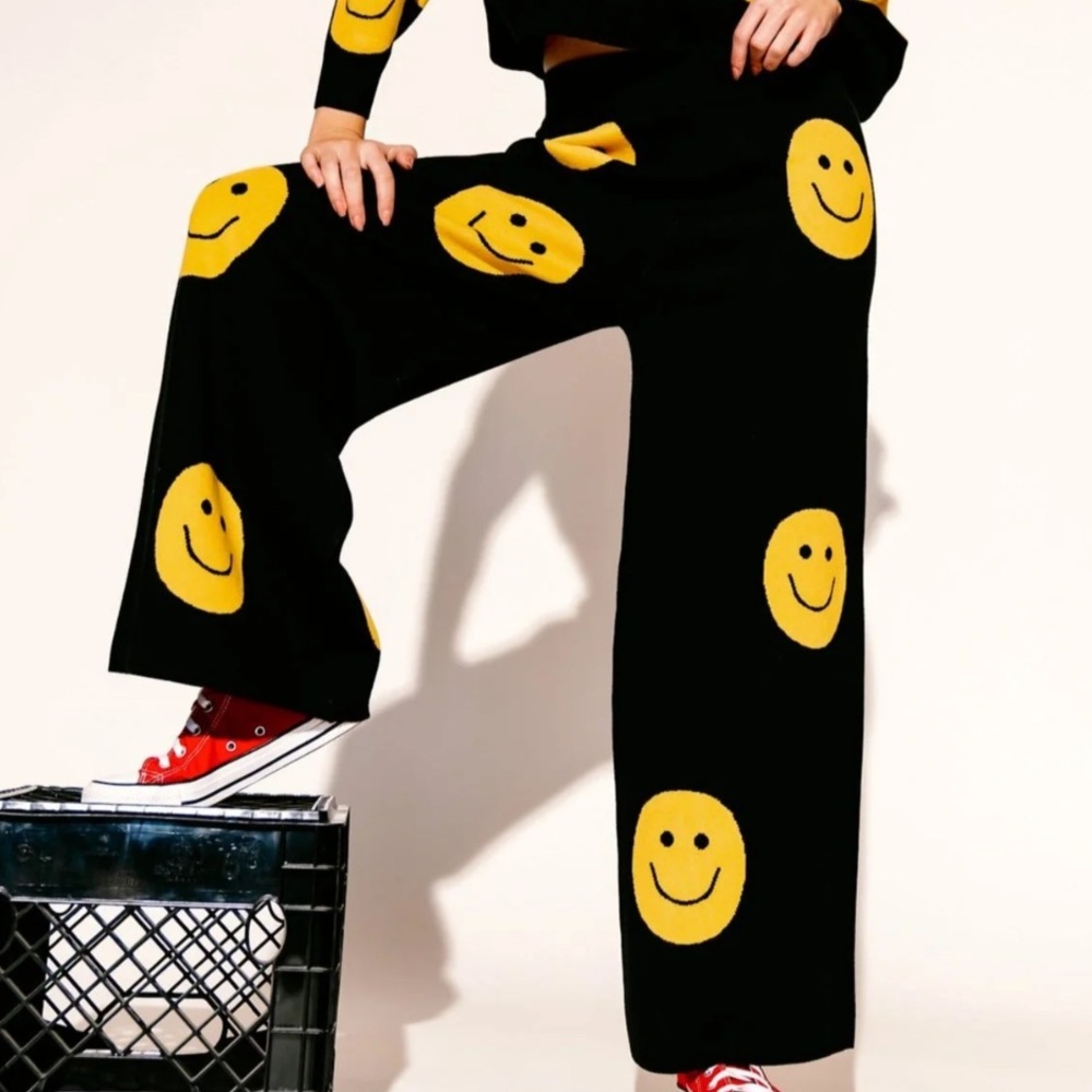 Dressed in LALA - The Most Fun Knit Pants